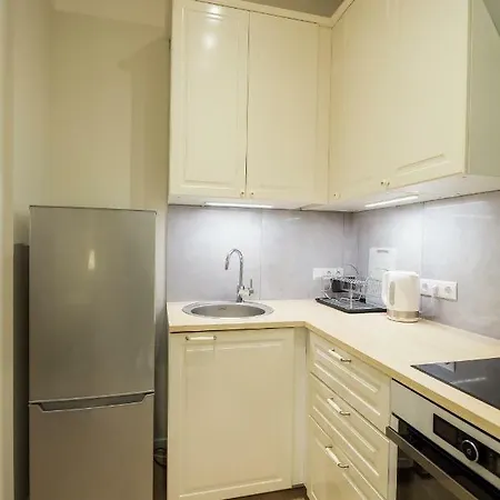 Renovated In Center Апартаменты