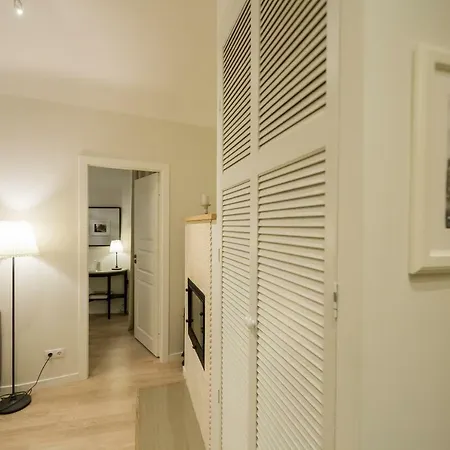 Renovated In Center Апартаменты