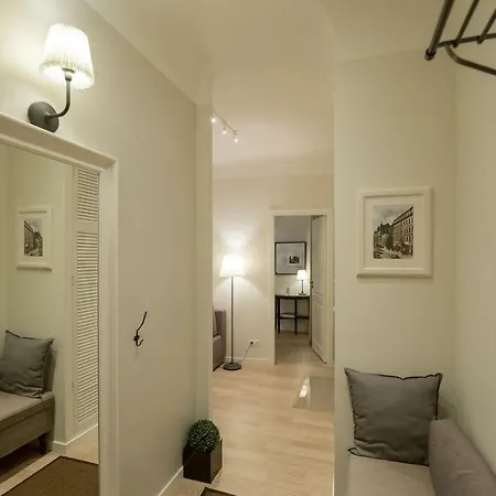 Renovated In Center Апартаменты